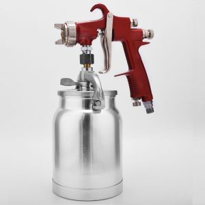 אקדח ריסוס צבע מייצר שכבת צבע מעט עבה יותר